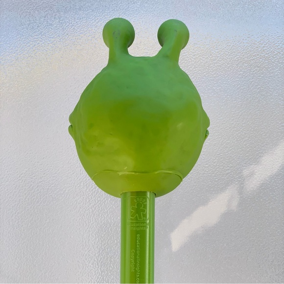 Educational Insights Puppet-On-A-Stick, Kai Frog - Picture 6 of 8